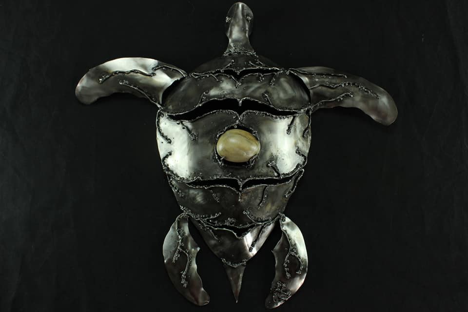 Sculpture de tortue en métal